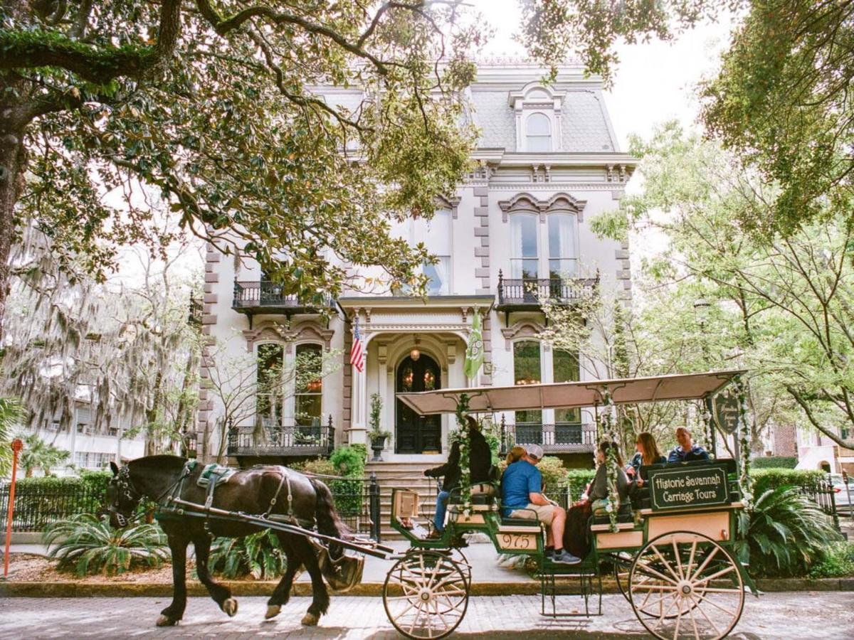 Southern Charmer-Historic District Downtown-Front Porch-Walk Score 90!!-Private Parking-1 Minute To Forsyth Park Savannah Eksteriør bilde