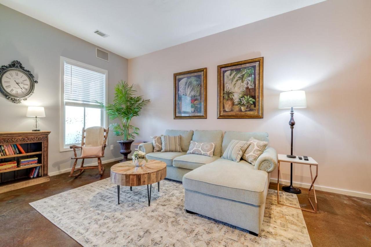 Southern Charmer-Historic District Downtown-Front Porch-Walk Score 90!!-Private Parking-1 Minute To Forsyth Park Savannah Eksteriør bilde