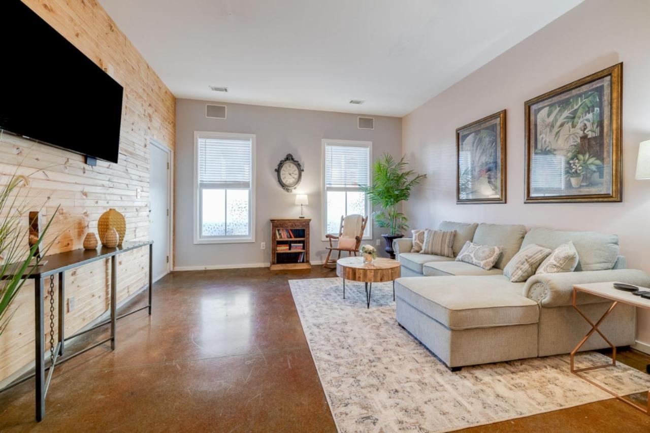 Southern Charmer-Historic District Downtown-Front Porch-Walk Score 90!!-Private Parking-1 Minute To Forsyth Park Savannah Eksteriør bilde